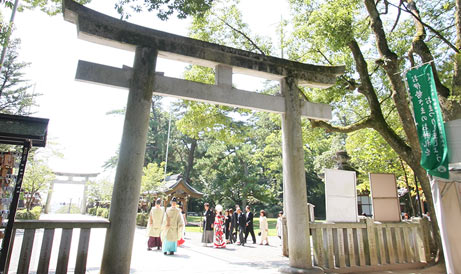 信玄公ゆかりの社で、甲斐の国ならではの厳かな神前式